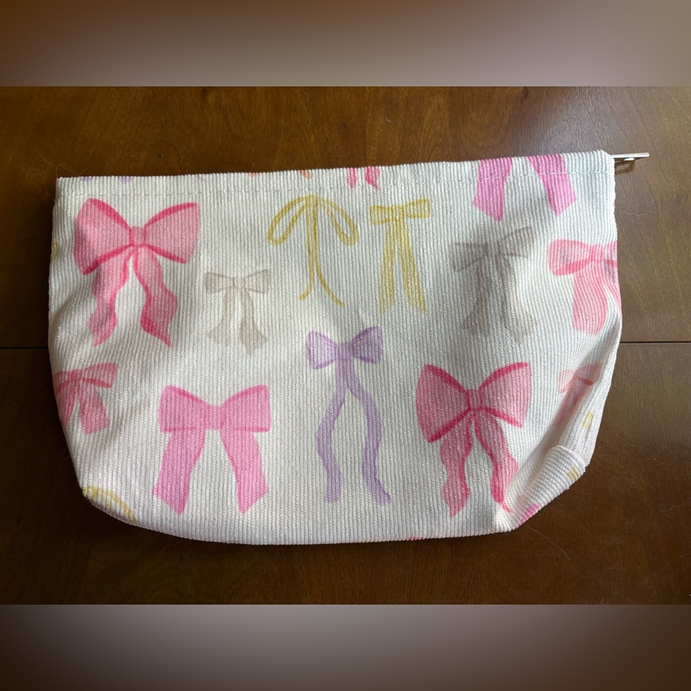 3/$15 NWOT Girly Bow Ribbon Patterned Ribbed Makeup Tote Bag